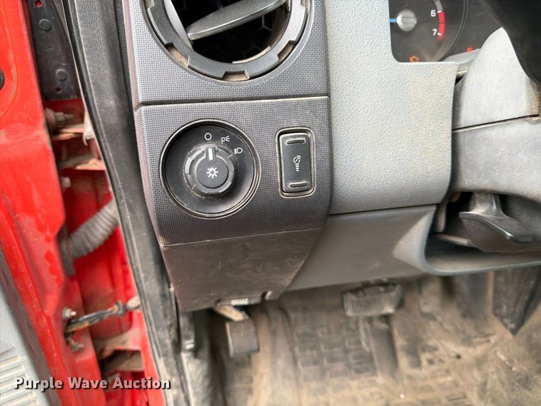 image for item FN1520 2011 Ford F250 Super Duty Crew Cab utility bed pickup truck