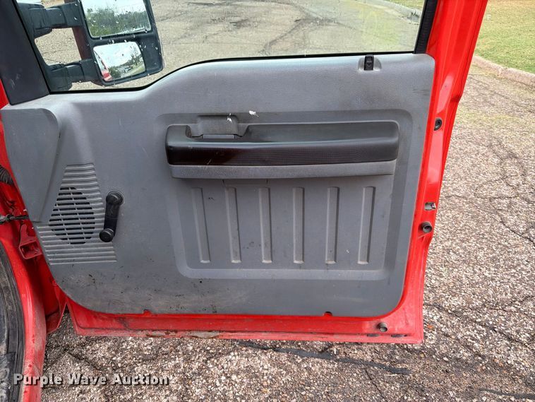 image for item FN1520 2011 Ford F250 Super Duty Crew Cab utility bed pickup truck