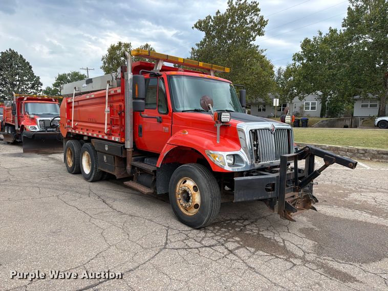 image for item FN1521 2007 International 7400 dump truck