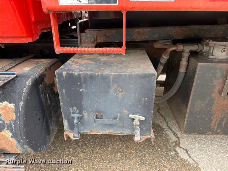 image for item FN1521 2007 International 7400 dump truck