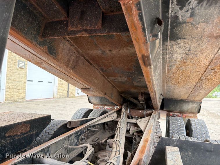 image for item FN1521 2007 International 7400 dump truck