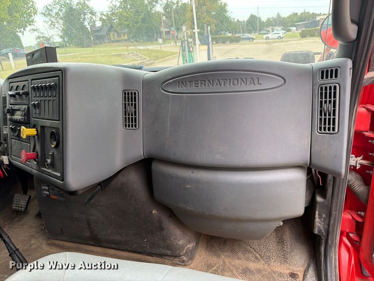 image for item FN1521 2007 International 7400 dump truck