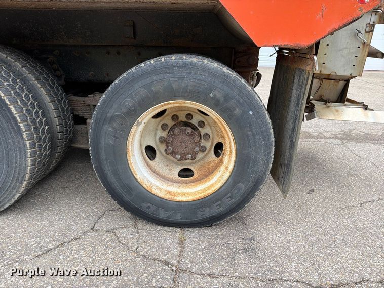 image for item FN1521 2007 International 7400 dump truck