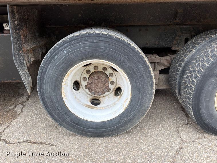 image for item FN1521 2007 International 7400 dump truck