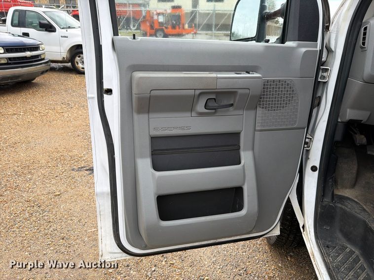 image for item FN1524 2013 Ford Econoline E350 van