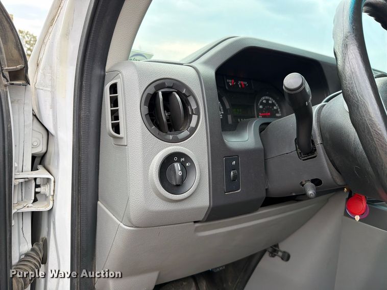 image for item FN1524 2013 Ford Econoline E350 van