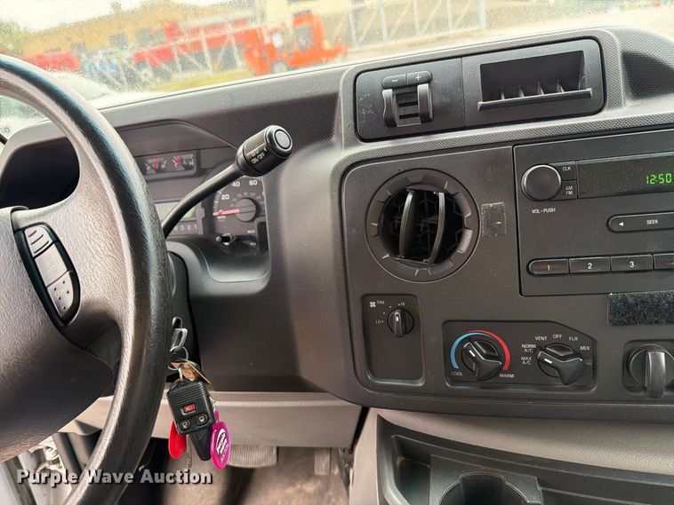 image for item FN1524 2013 Ford Econoline E350 van