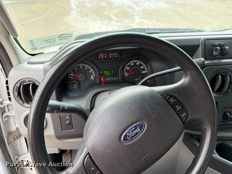 image for item FN1524 2013 Ford Econoline E350 van