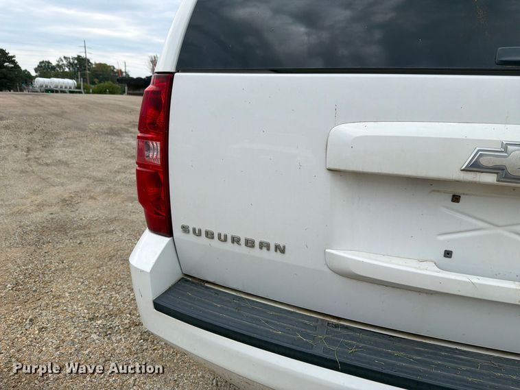image for item FN1527 2007 Chevrolet Suburban SUV