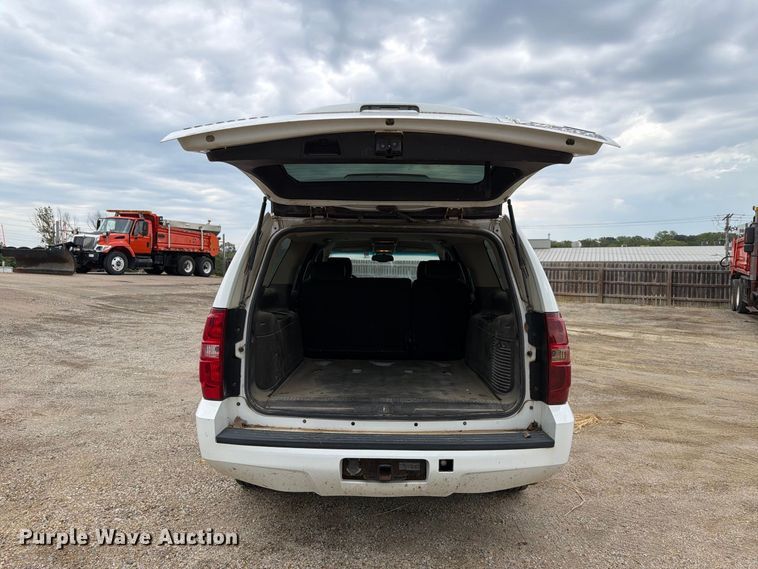 image for item FN1527 2007 Chevrolet Suburban SUV