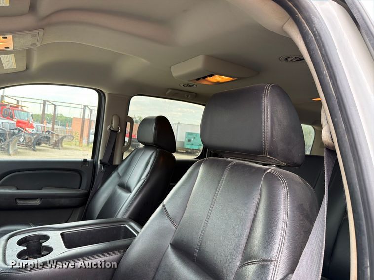 image for item FN1527 2007 Chevrolet Suburban SUV