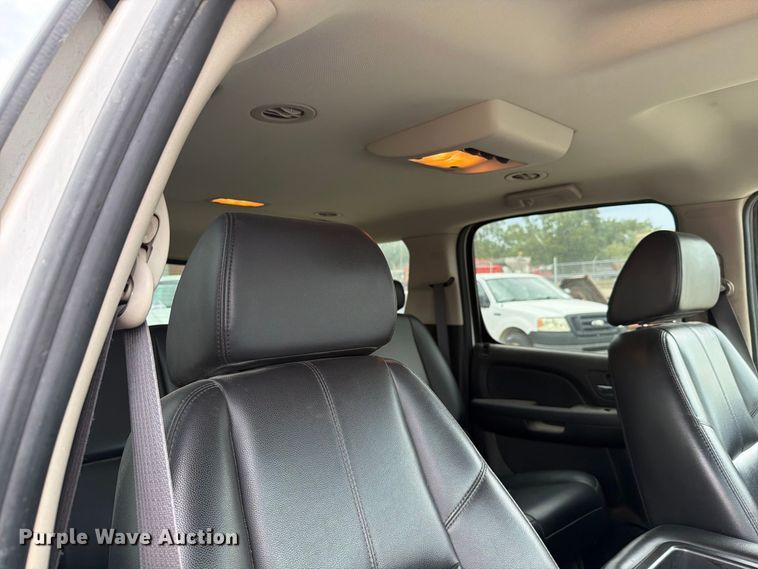 image for item FN1527 2007 Chevrolet Suburban SUV