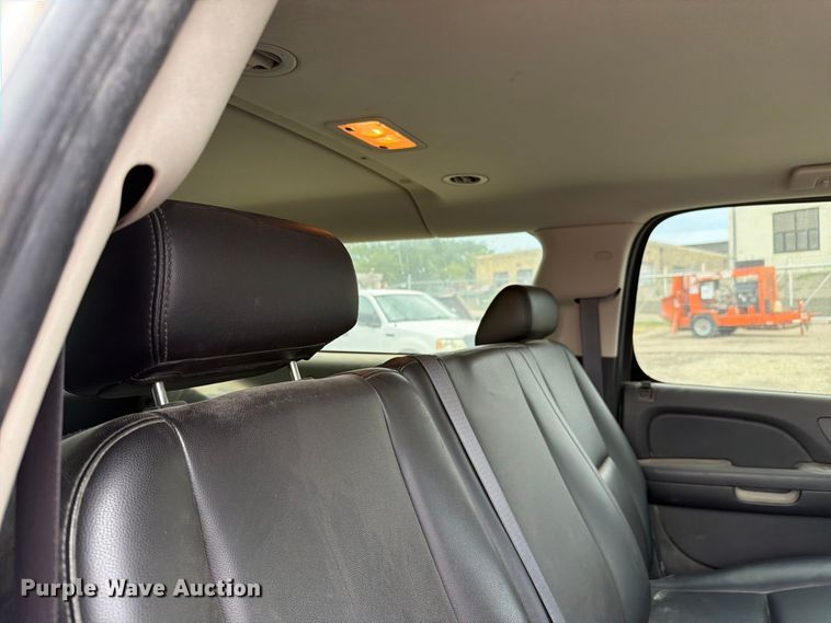 image for item FN1527 2007 Chevrolet Suburban SUV