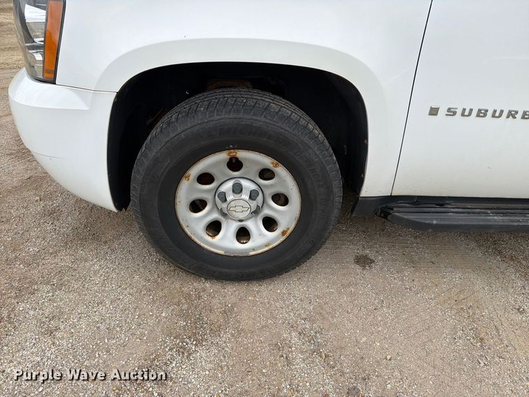 image for item FN1527 2007 Chevrolet Suburban SUV