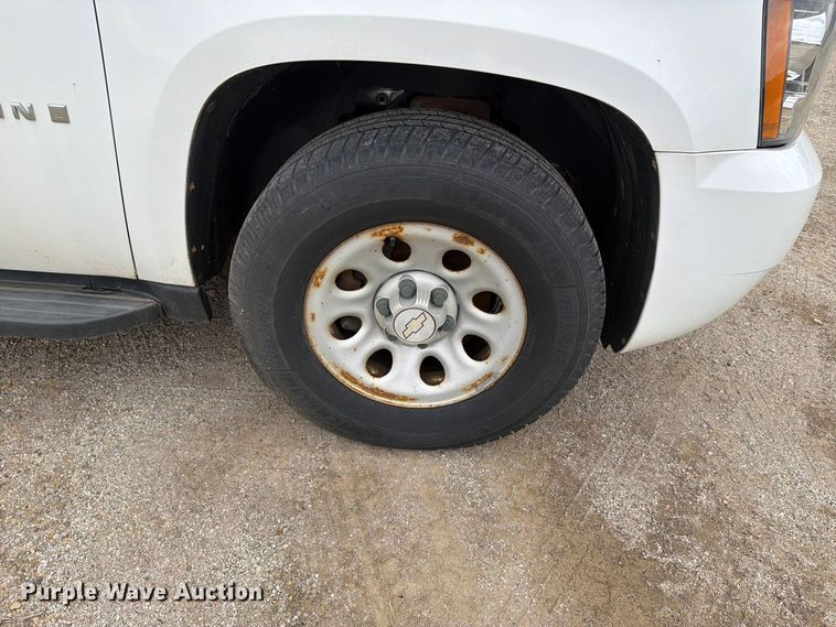 image for item FN1527 2007 Chevrolet Suburban SUV
