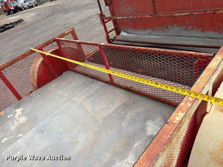 image for item MQ9155 2004 King utility trailer