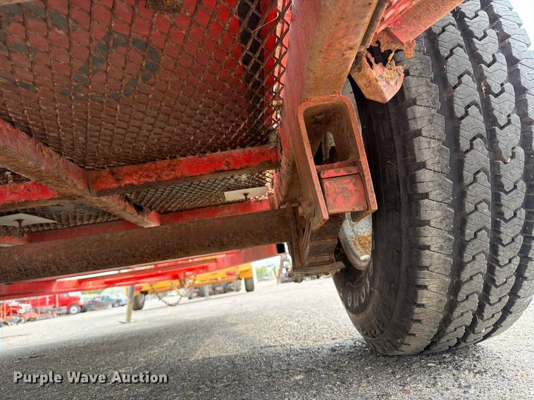 image for item MQ9155 2004 King utility trailer