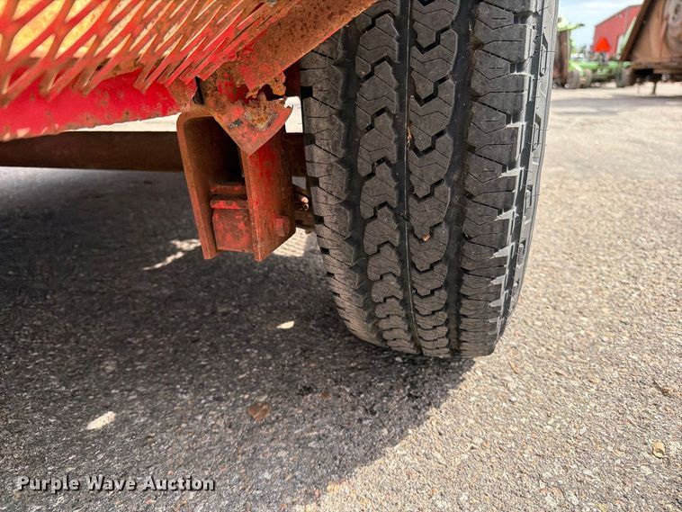 image for item MQ9155 2004 King utility trailer
