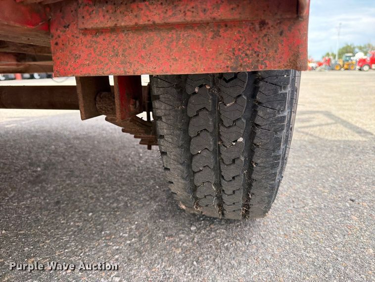 image for item MQ9155 2004 King utility trailer