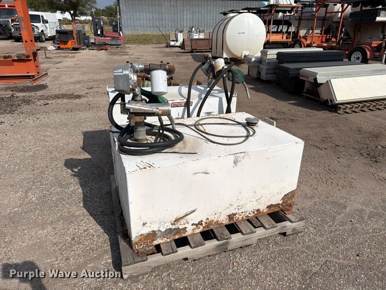 image for item MQ9157 (2) auxiliary fuel tanks