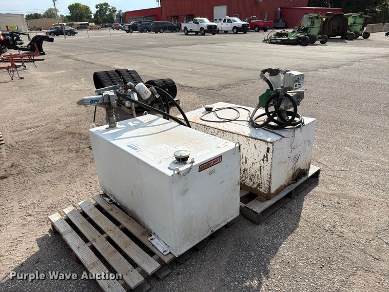 image for item MQ9157 (2) auxiliary fuel tanks