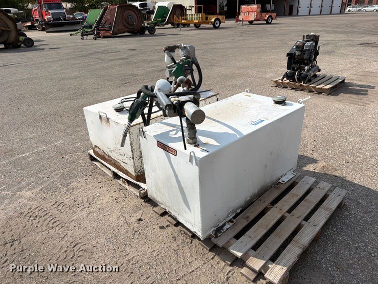 image for item MQ9157 (2) auxiliary fuel tanks