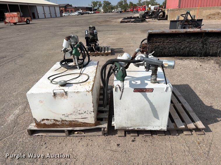 image for item MQ9157 (2) auxiliary fuel tanks