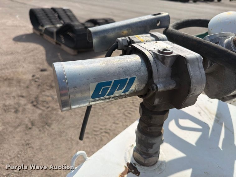 image for item MQ9157 (2) auxiliary fuel tanks