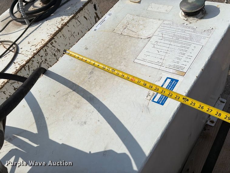 image for item MQ9157 (2) auxiliary fuel tanks