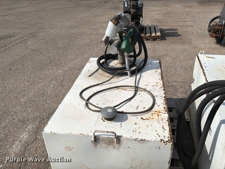 image for item MQ9157 (2) auxiliary fuel tanks