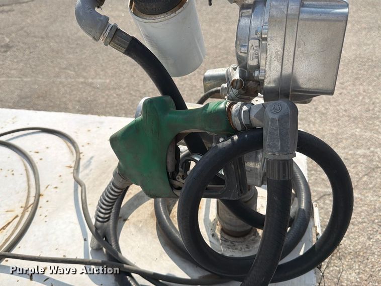 image for item MQ9157 (2) auxiliary fuel tanks