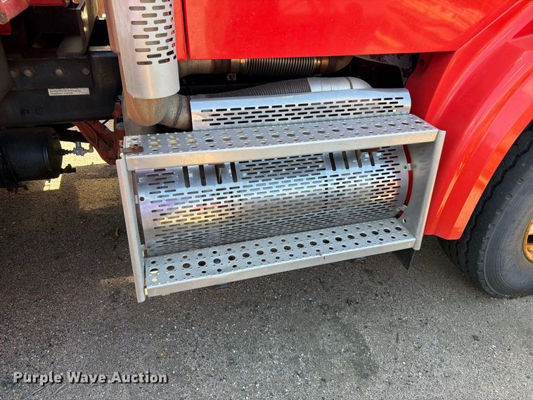 image for item MQ9158 2009 Sterling L7500 dump truck