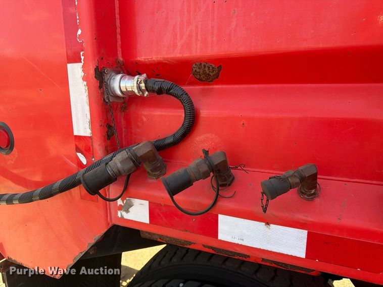image for item MQ9158 2009 Sterling L7500 dump truck