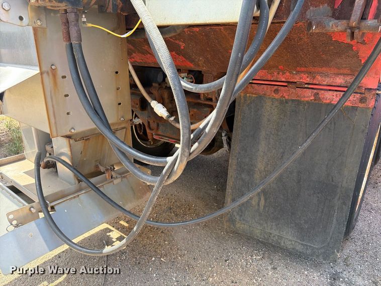 image for item MQ9158 2009 Sterling L7500 dump truck