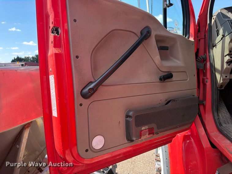 image for item MQ9158 2009 Sterling L7500 dump truck