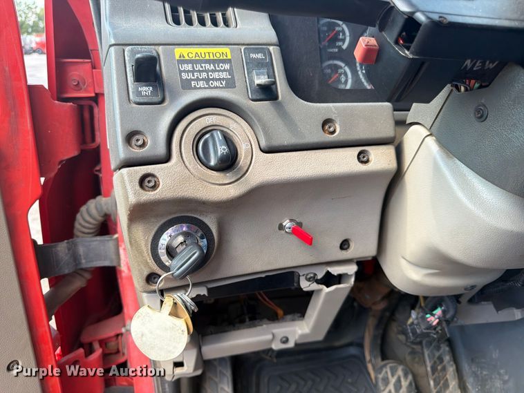 image for item MQ9158 2009 Sterling L7500 dump truck