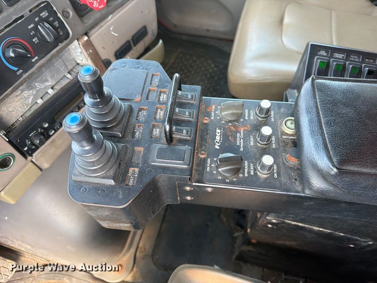 image for item MQ9158 2009 Sterling L7500 dump truck