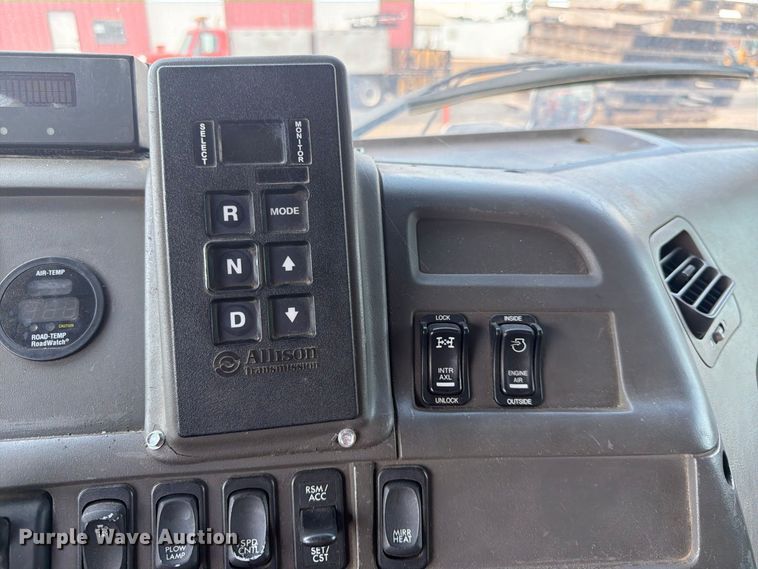 image for item MQ9158 2009 Sterling L7500 dump truck