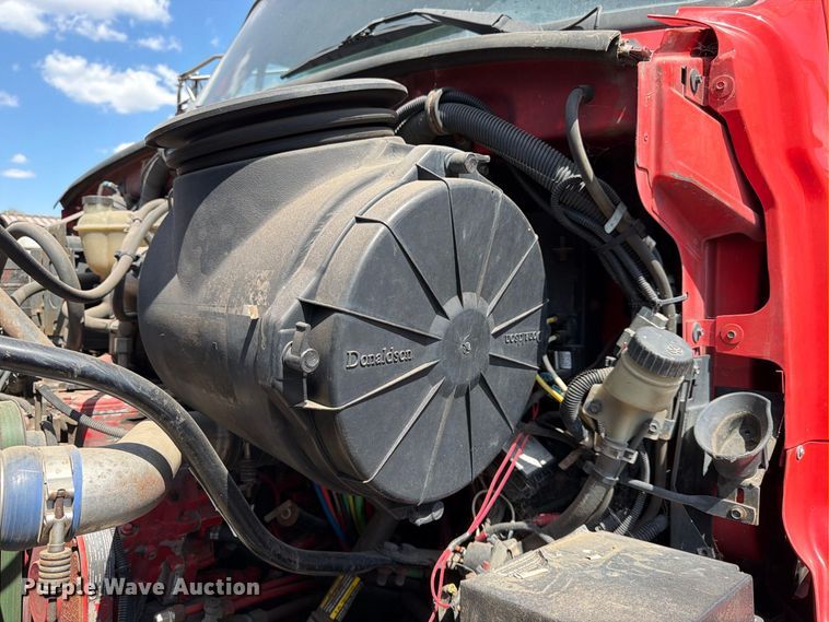 image for item MQ9158 2009 Sterling L7500 dump truck