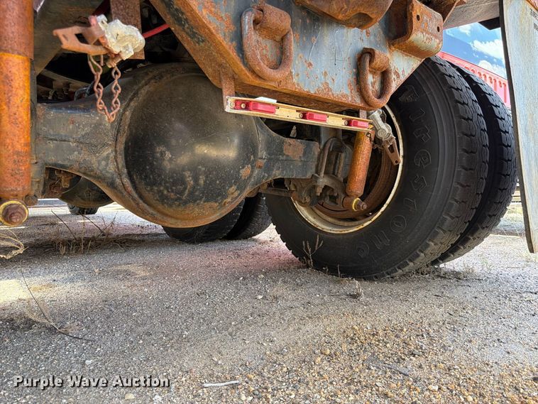 image for item MQ9158 2009 Sterling L7500 dump truck