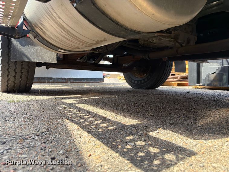 image for item MQ9158 2009 Sterling L7500 dump truck