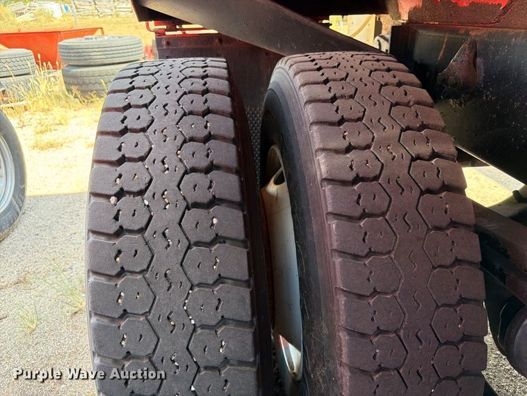 image for item MQ9158 2009 Sterling L7500 dump truck