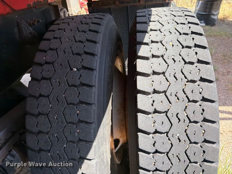 image for item MQ9158 2009 Sterling L7500 dump truck