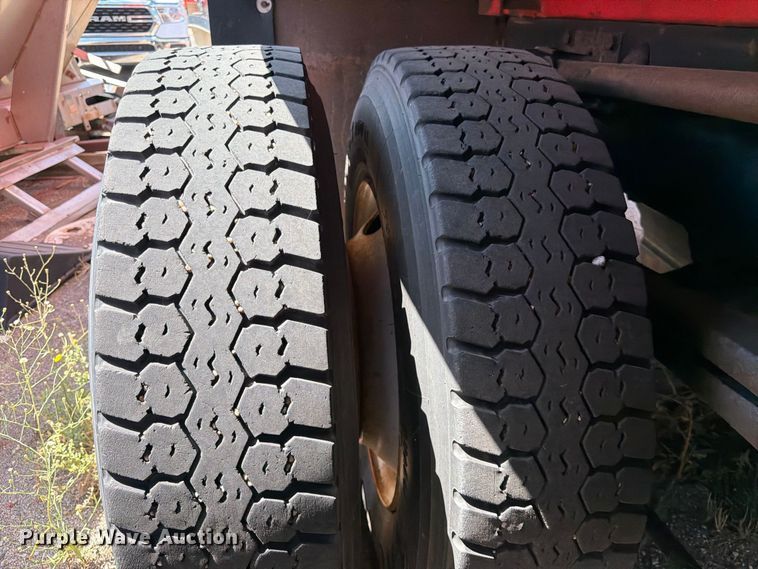 image for item MQ9158 2009 Sterling L7500 dump truck