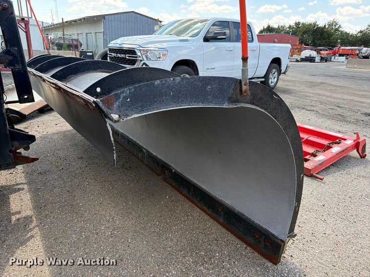 image for item MQ9158 2009 Sterling L7500 dump truck