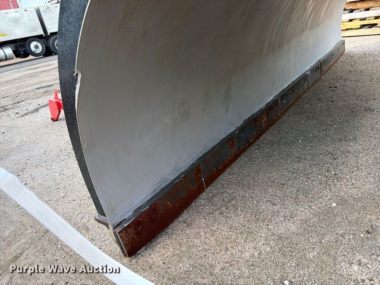 image for item MQ9158 2009 Sterling L7500 dump truck