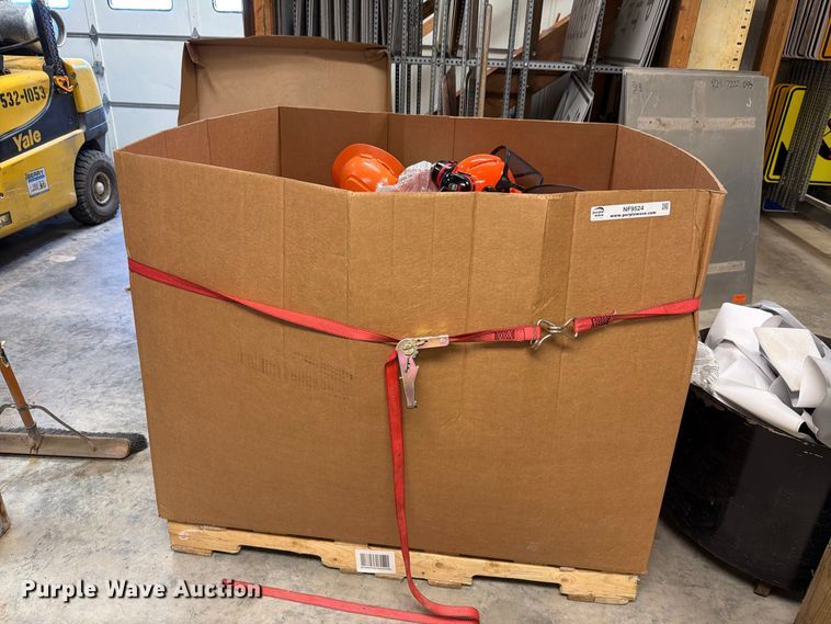 image for item NF9524 Approximately 89 hard hats