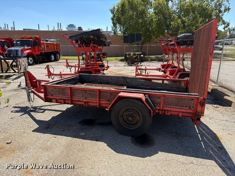 image for item NF9552 1982 Supreme utility trailer