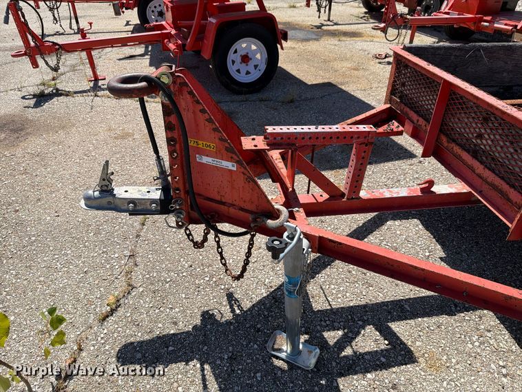 image for item NF9552 1982 Supreme utility trailer