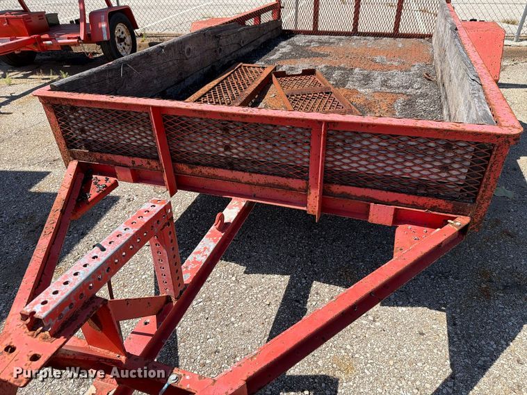 image for item NF9552 1982 Supreme utility trailer